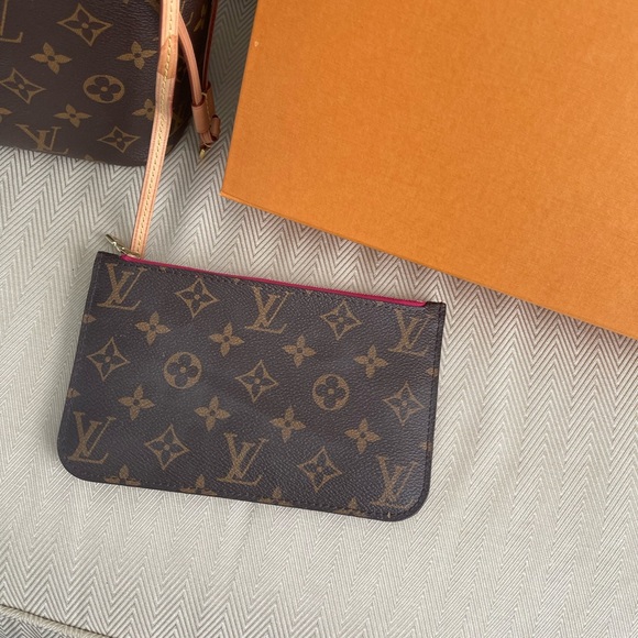 Louis Vuitton Neverfull PM with ORIGINAL BOX, BAG, DUST-BAG, RIBBON & RECEIPT. - Picture 7 of 16